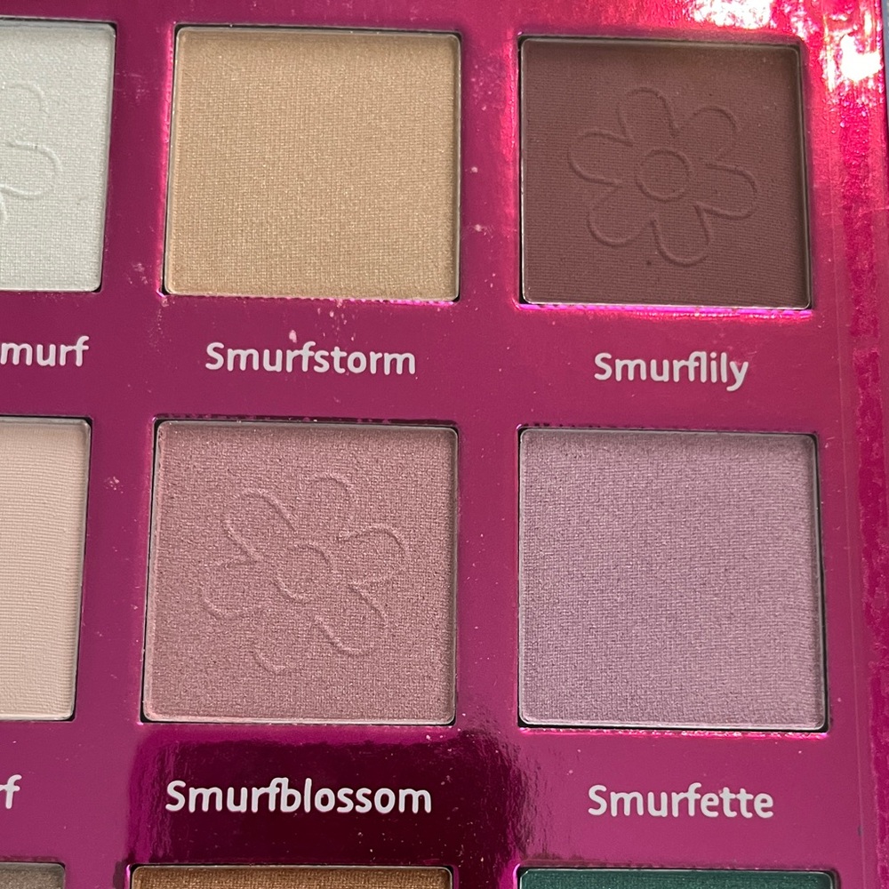 Last chance B4 donating.  NEW!  Smurfs Smurfette Eyeshadow Palette with Mirror - Picture 7 of 12